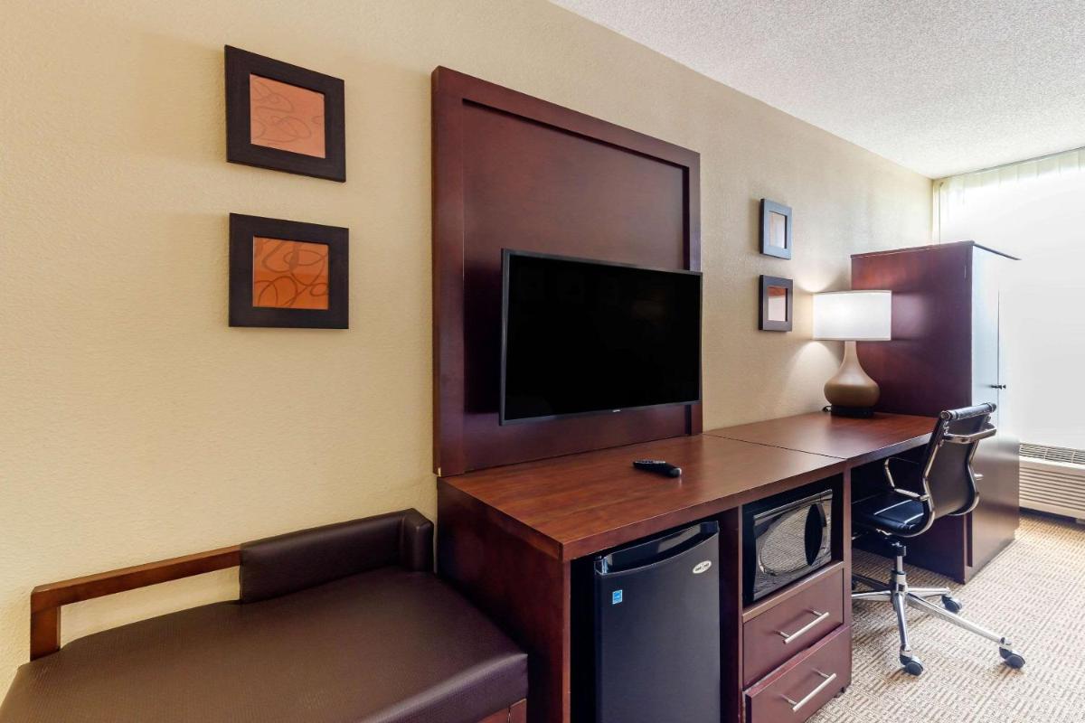 Photo - Comfort Inn & Suites Durham near Duke University