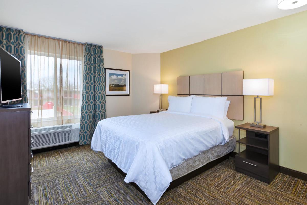 Photo - Candlewood Suites Louisville - NE Downtown Area, an IHG Hotel