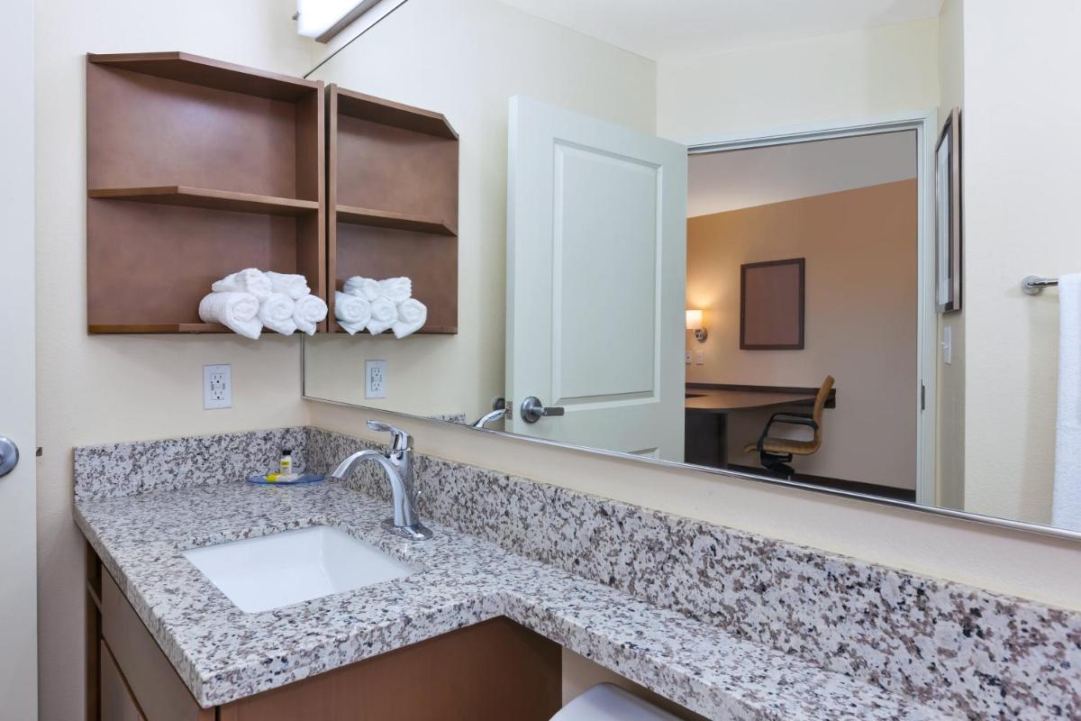 Photo - Candlewood Suites Louisville - NE Downtown Area, an IHG Hotel