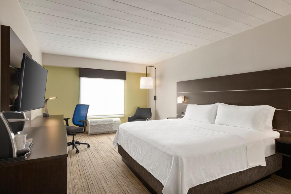 Photo - Holiday Inn Express Hotel & Suites Fort Myers East - The Forum, an IHG Hotel