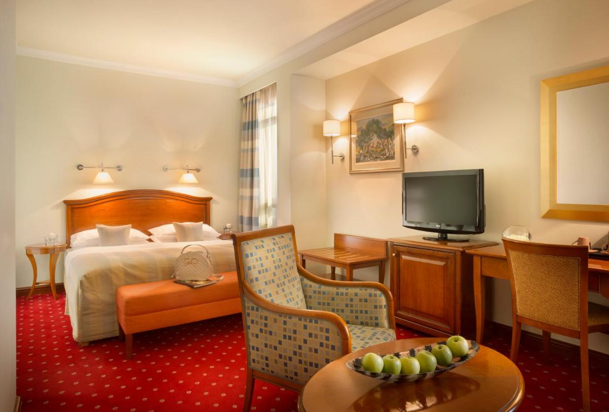 Photo - Best Western Premier Hotel Astoria