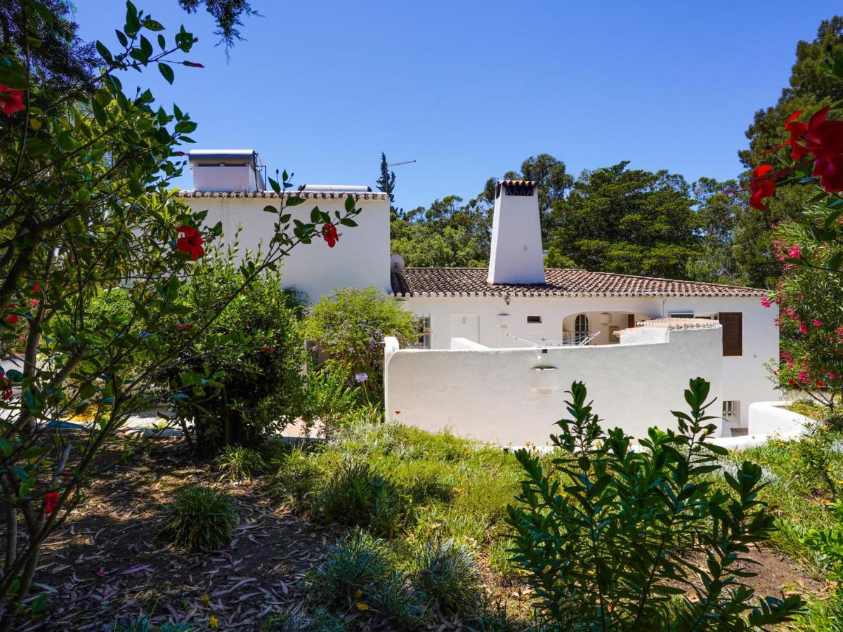 Foto - Roofed Villa in Albufeira with Private Swimming Pool