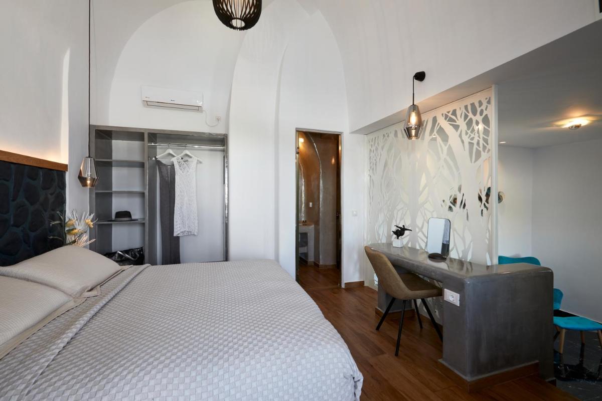 Photo - Oia Suites