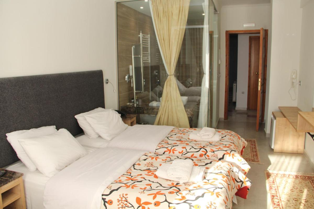 Photo - Alexiou Hotel