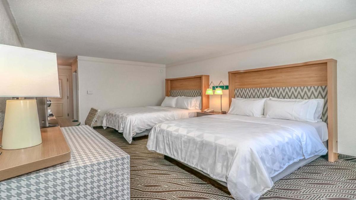 Photo - Holiday Inn Resort Oceanfront at Surfside Beach, an IHG Hotel