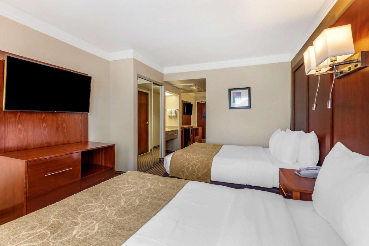 Photo - Comfort Suites Visalia Convention Center