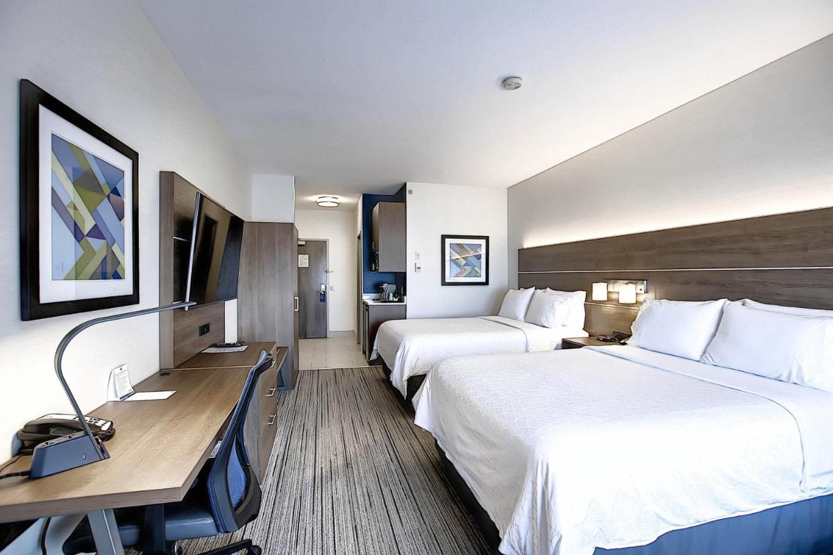 Photo - Holiday Inn Express Airport Calgary, an IHG Hotel