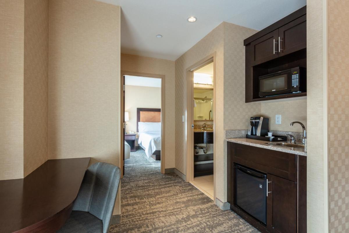 Photo - Holiday Inn Express & Suites Riverport Richmond, an IHG Hotel