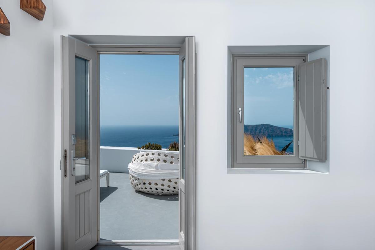 Photo - Grace Hotel Santorini, Auberge Resorts Collection