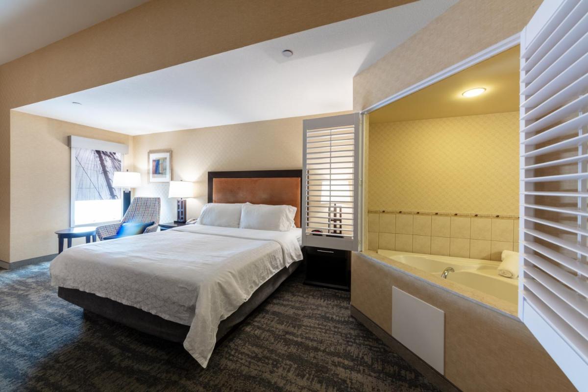 Photo - Holiday Inn Express & Suites Riverport Richmond, an IHG Hotel