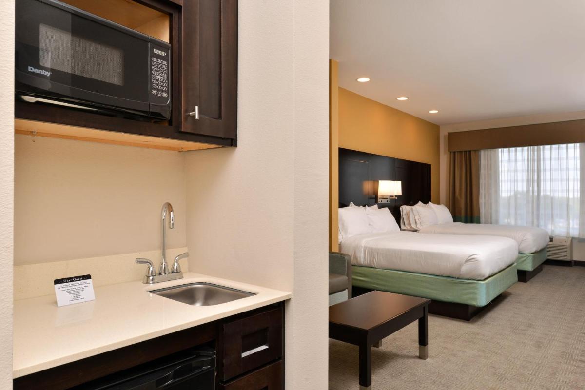 Photo - Holiday Inn Express & Suites Austin South, an IHG Hotel