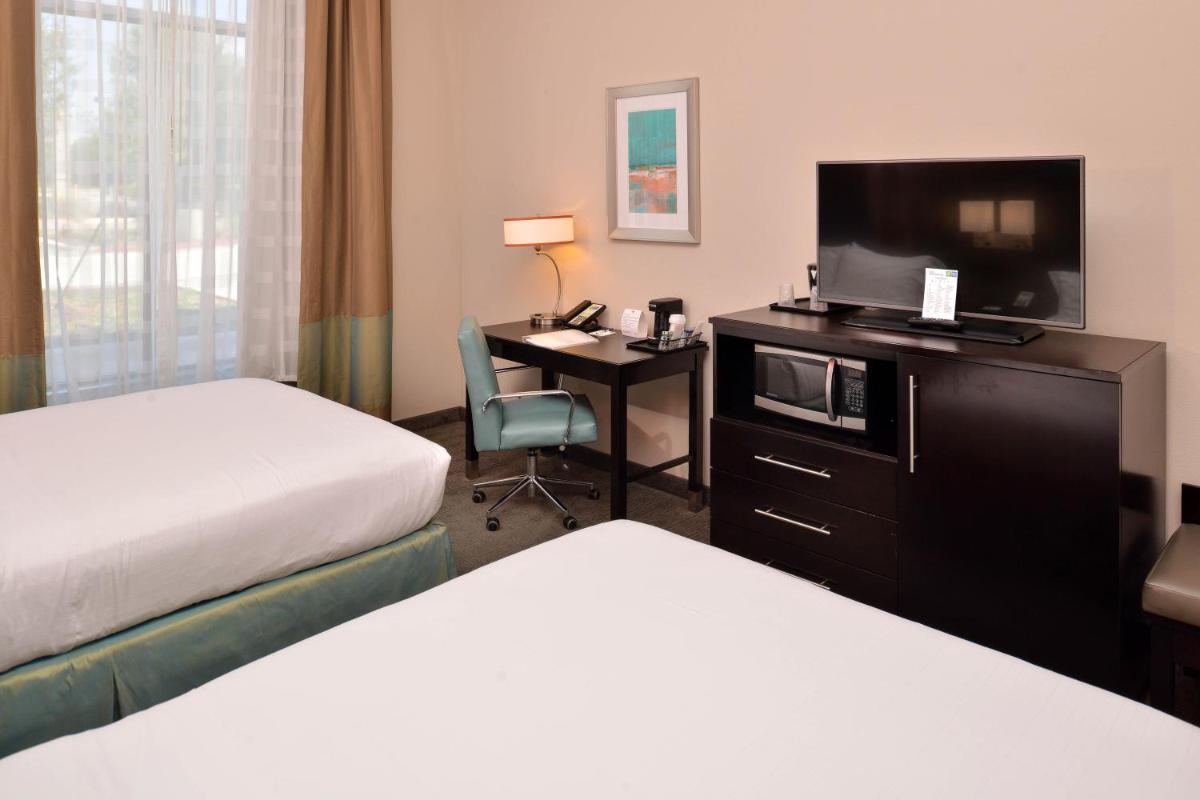 Photo - Holiday Inn Express & Suites Austin South, an IHG Hotel