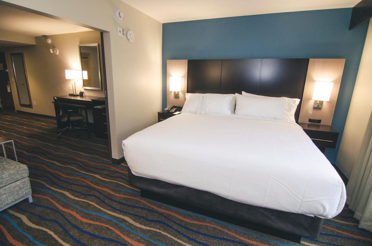 Photo - Holiday Inn Hotel & Suites Chattanooga, an IHG Hotel