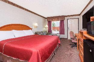 Photo - Travelodge by Wyndham Chattanooga/Hamilton Place