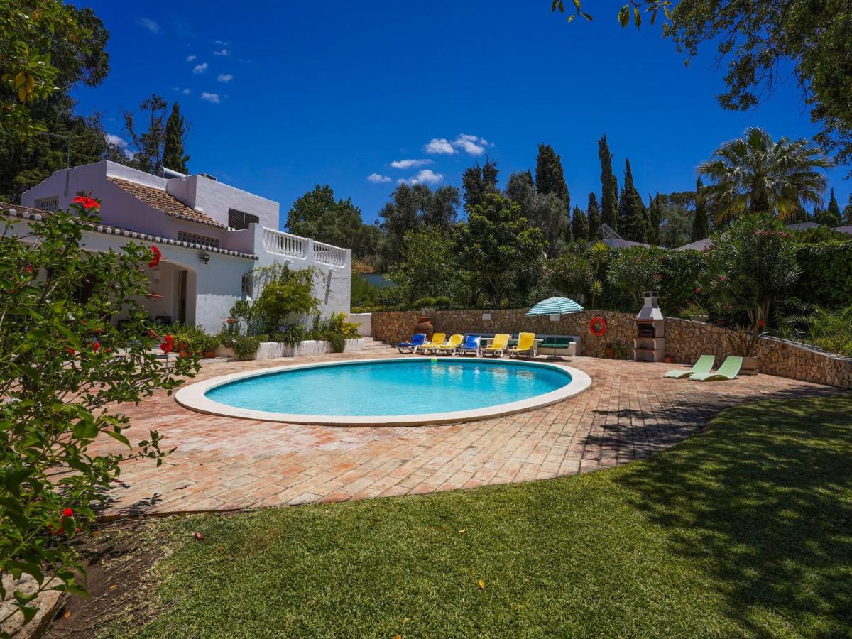 Foto - Roofed Villa in Albufeira with Private Swimming Pool