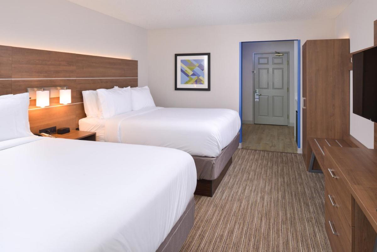 Photo - Holiday Inn Express & Suites - Omaha - 120th and Maple, an IHG Hotel