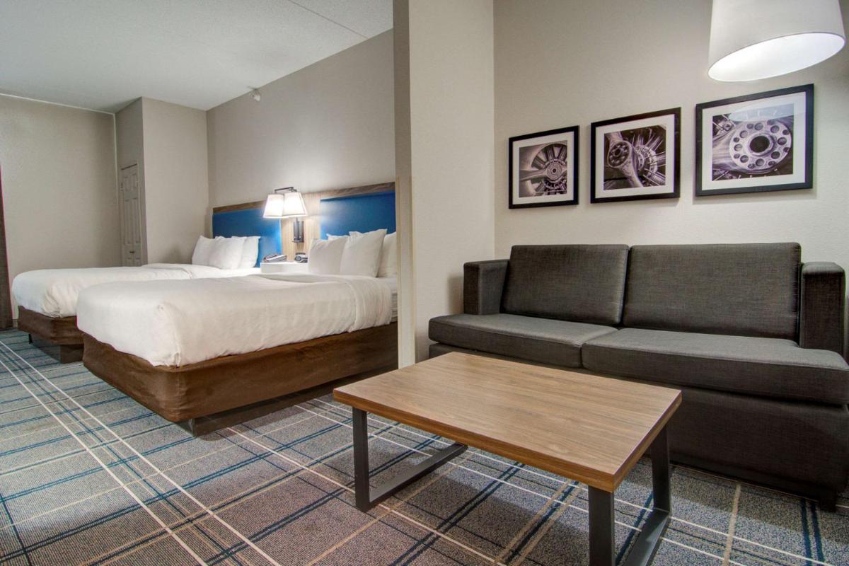 Photo - Comfort Suites Newport News Airport