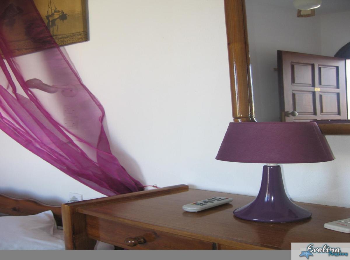 Foto - Evelina Beach Pension a breath away from the Black Beach offer private rooms&studios to suit every t