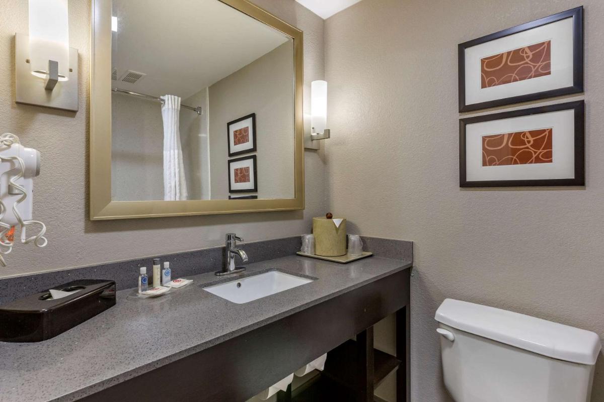 Photo - Comfort Suites Pineville - Ballantyne Area