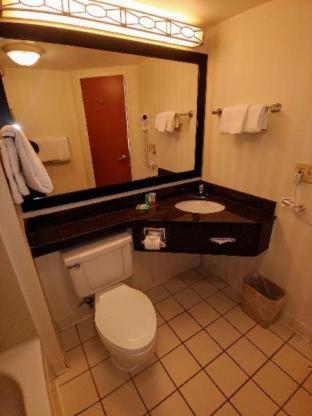 Photo - SureStay Plus Hotel by Best Western Scottsdale North