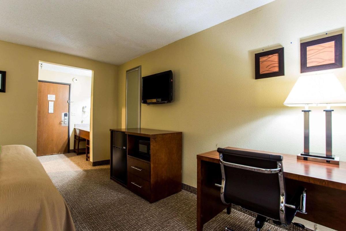 Photo - Comfort Inn Columbia -Bush River