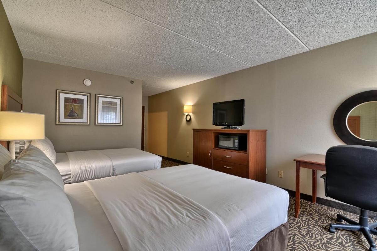 Foto - Clarion Inn & Suites - University Area