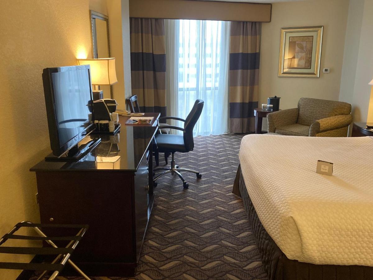 Photo - Radisson Hotel Austin - University