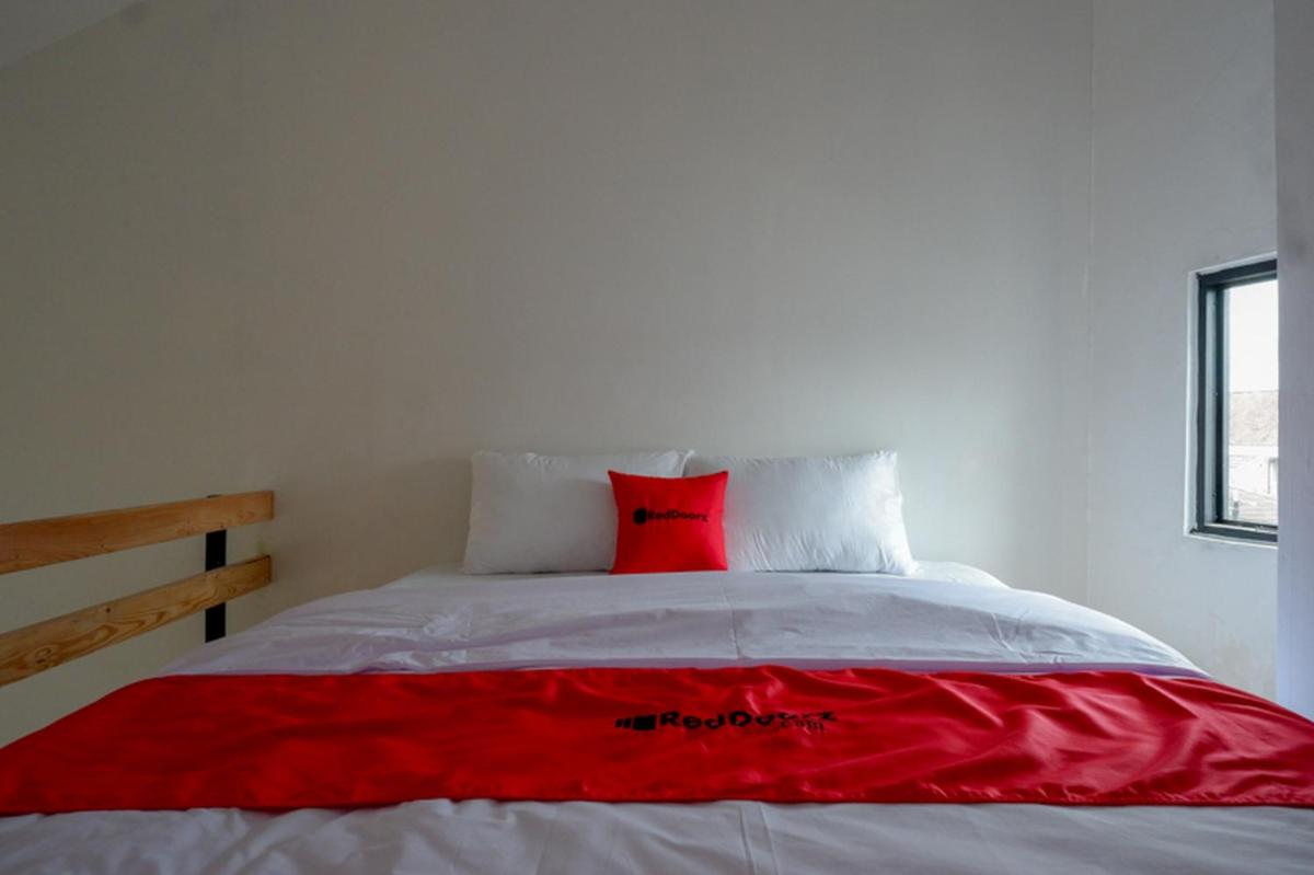 Photo - RedDoorz @ Demangan Sari Residence