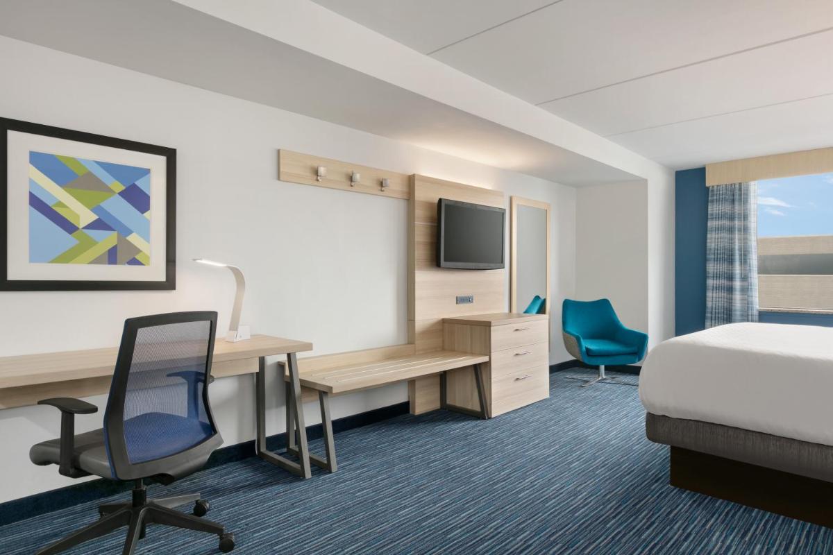 Photo - Holiday Inn Express Hotel & Suites Norfolk Airport, an IHG Hotel