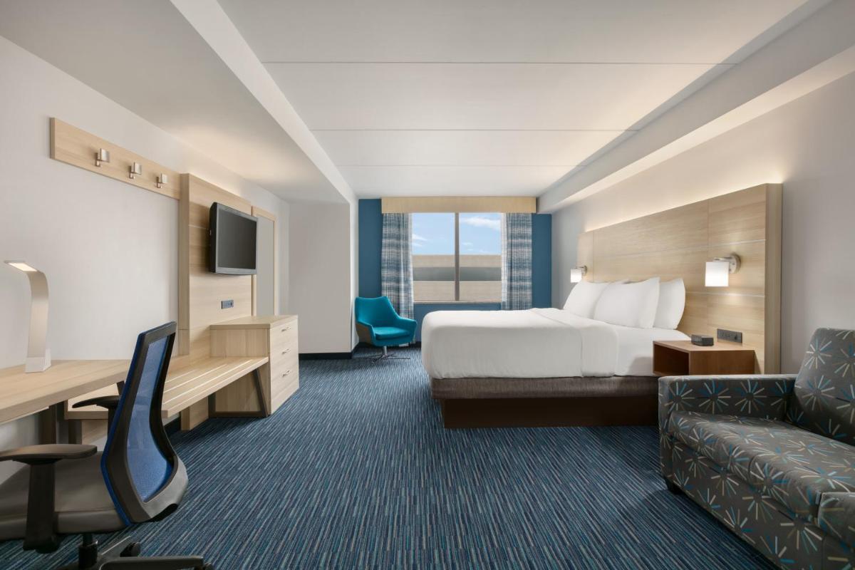 Photo - Holiday Inn Express Hotel & Suites Norfolk Airport, an IHG Hotel