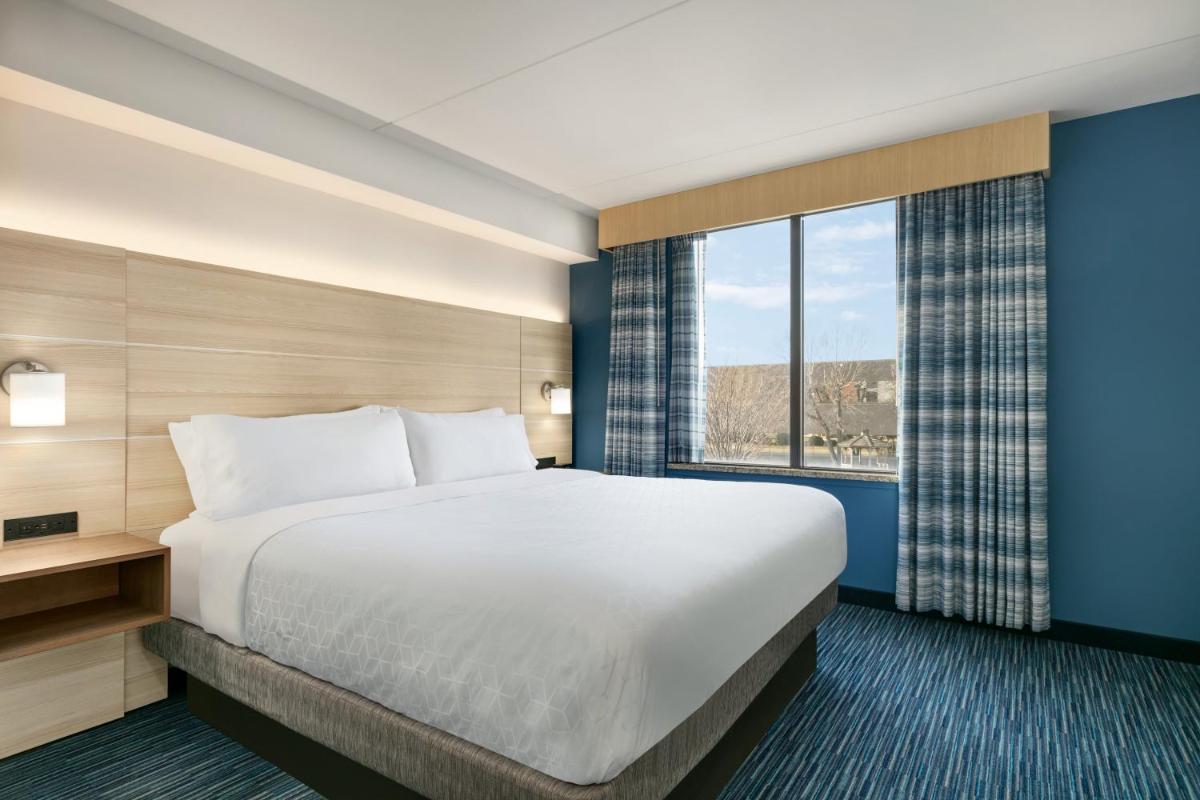 Photo - Holiday Inn Express Hotel & Suites Norfolk Airport, an IHG Hotel