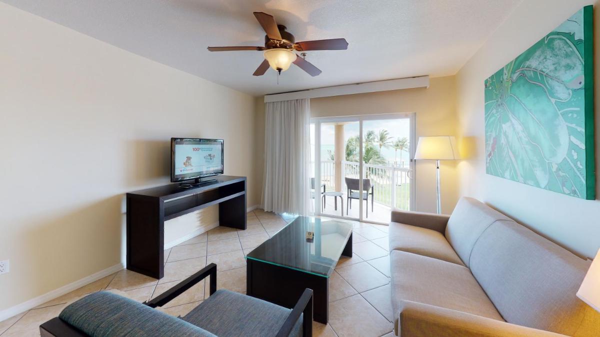 Photo - Holiday Inn Resort Grand Cayman, an IHG Hotel