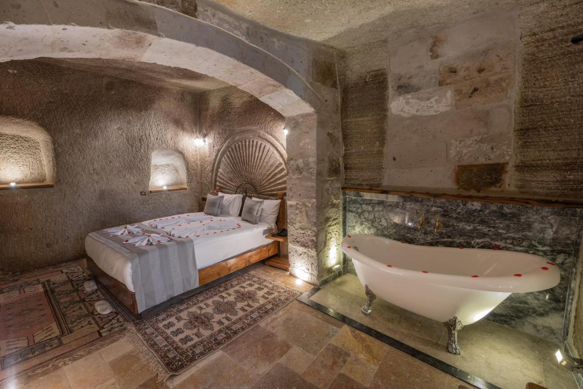 Photo - Sarnich Cave Suites