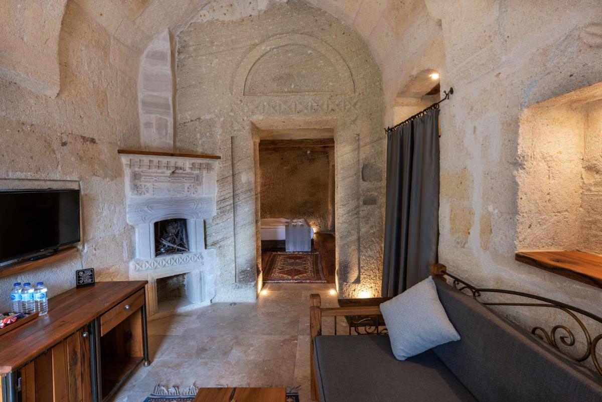 Photo - Sarnich Cave Suites