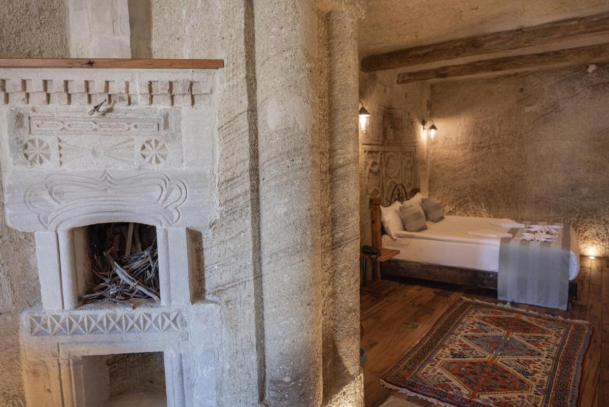 Photo - Sarnich Cave Suites