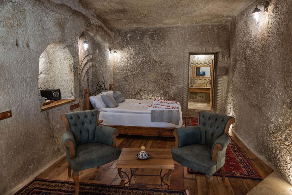 Photo - Sarnich Cave Suites