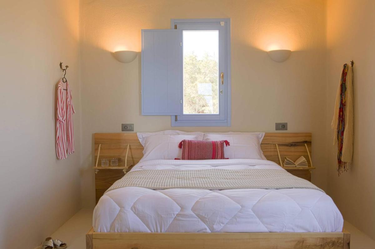 Photo - Pink Freud Villas Santorini