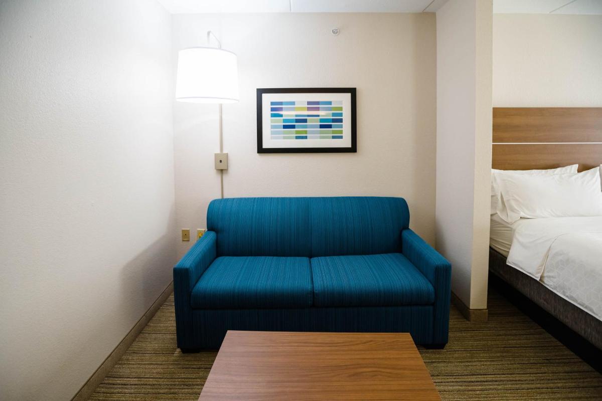 Photo - Holiday Inn Express & Suites Knoxville-Farragut, an IHG Hotel