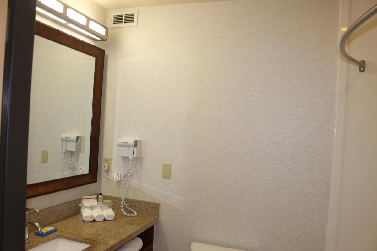 Photo - Holiday Inn Express Berkeley, an IHG Hotel