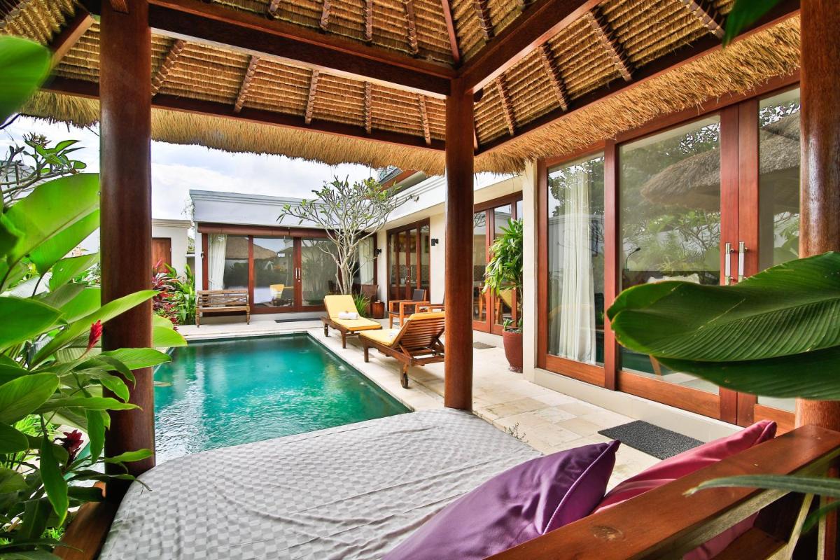 Private pool villas