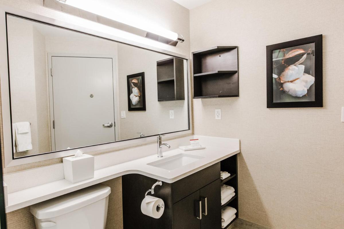Photo - Candlewood Suites West Edmonton - Mall Area, an IHG Hotel
