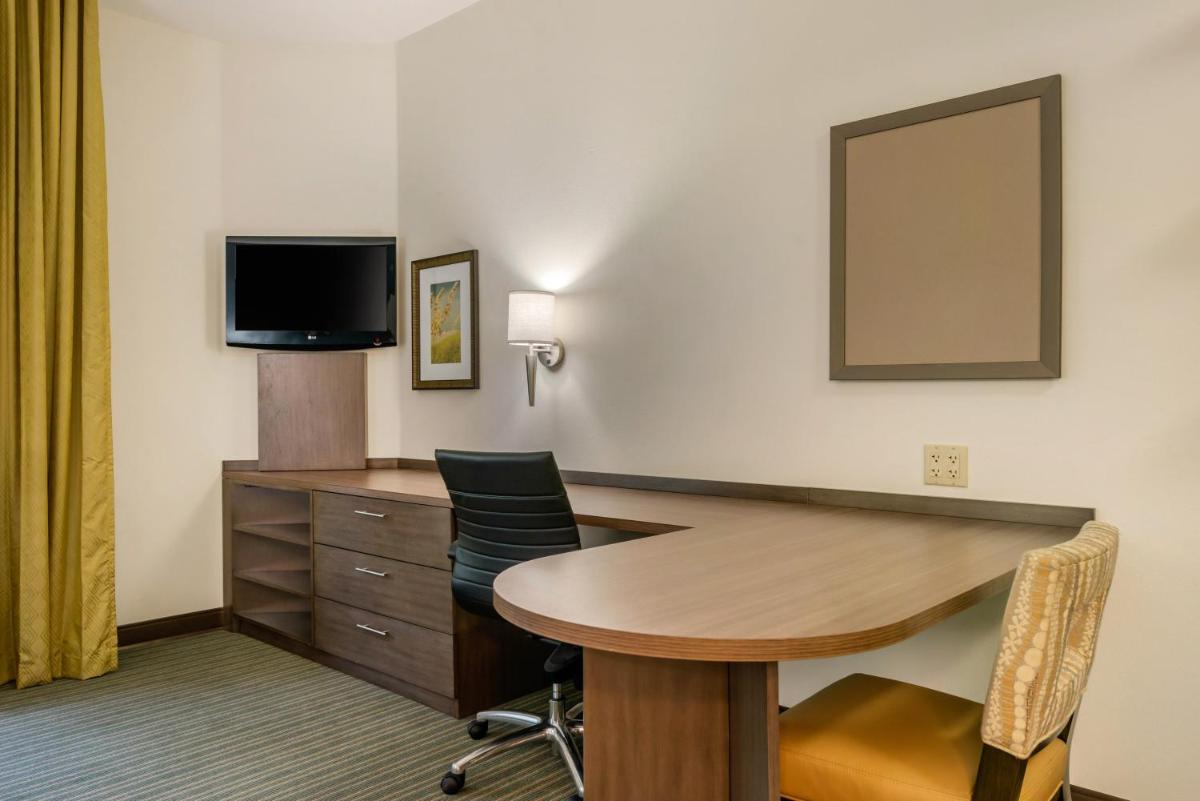 Photo - Candlewood Suites Fort Myers/Sanibel Gateway, an IHG Hotel