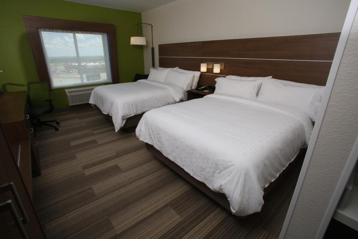 Photo - Holiday Inn Express Hotel and Suites Lincoln Airport, an IHG Hotel