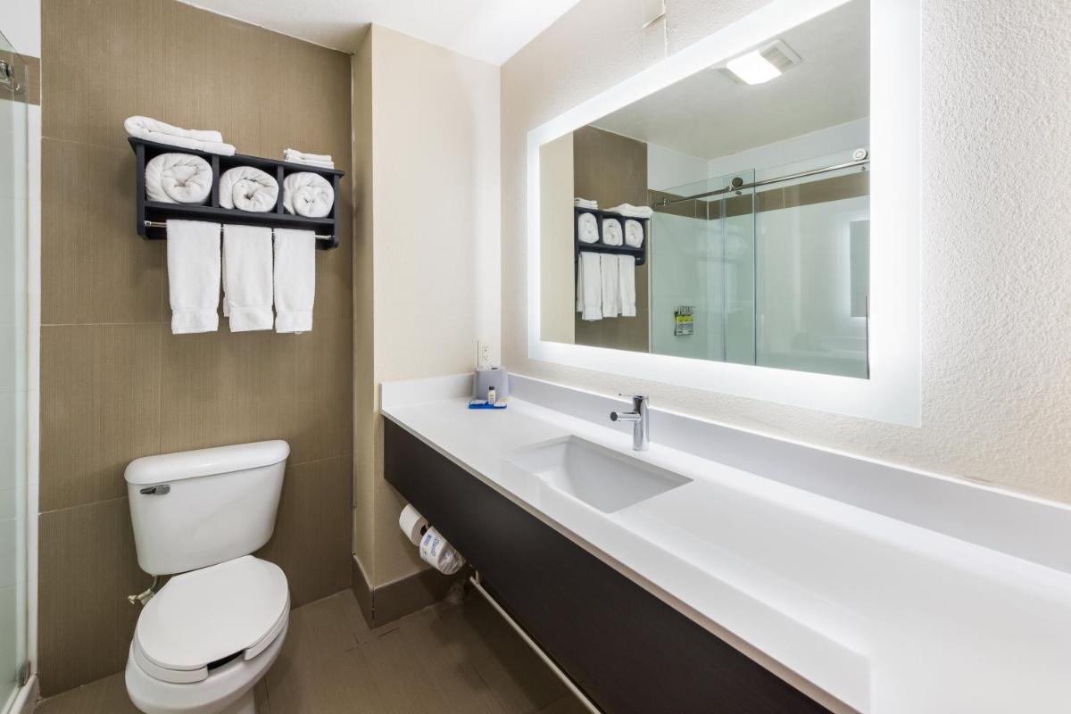 Photo - Holiday Inn Express London-I-70, an IHG Hotel