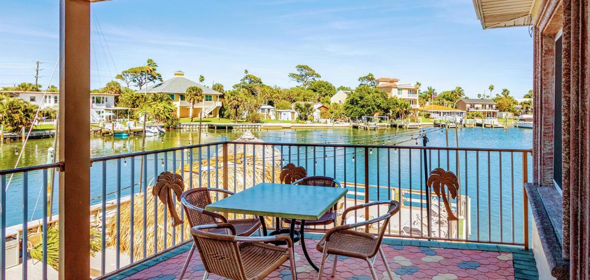 Photo - Bay Palms Waterfront Resort - Hotel and Marina