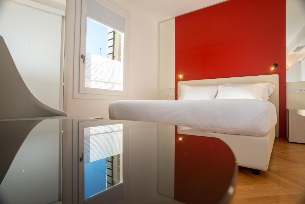 Photo - Padova Suites C20