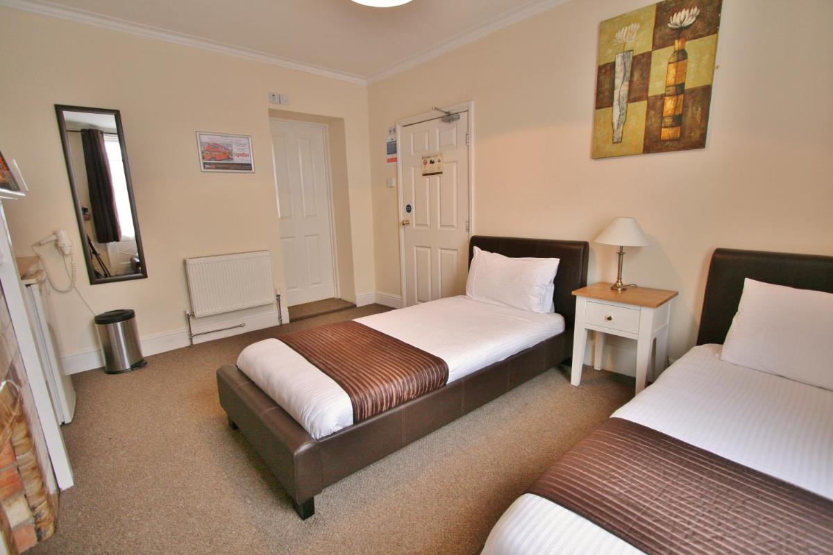 Photo - Central Hotel Cheltenham by Roomsbooked