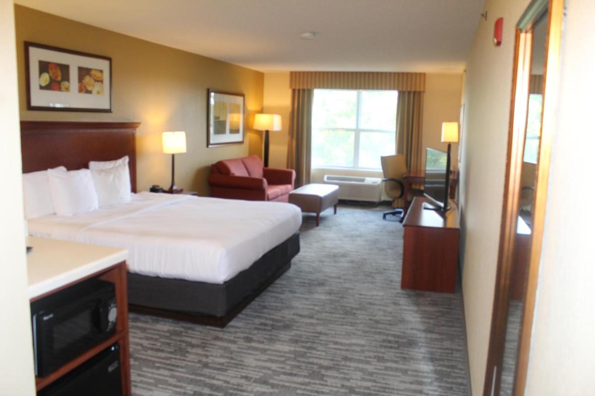 Photo - Country Inn & Suites by Radisson, Crystal Lake, IL