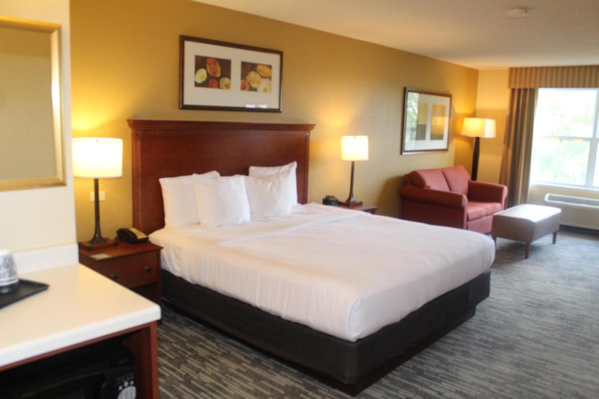 Photo - Country Inn & Suites by Radisson, Crystal Lake, IL