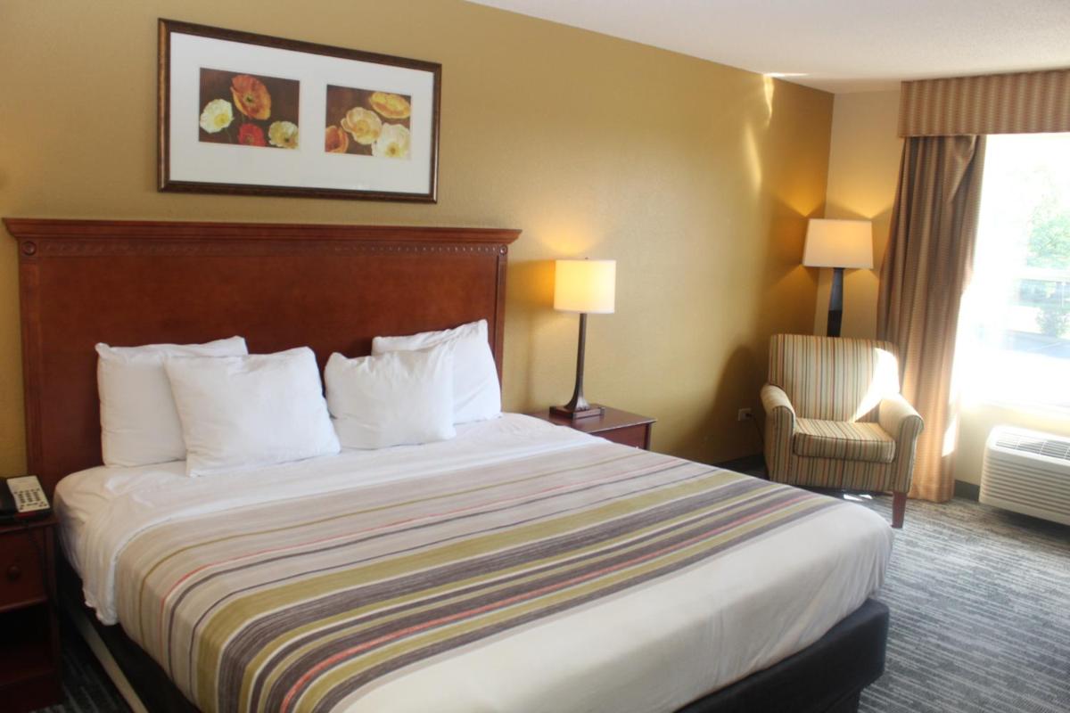 Photo - Country Inn & Suites by Radisson, Crystal Lake, IL